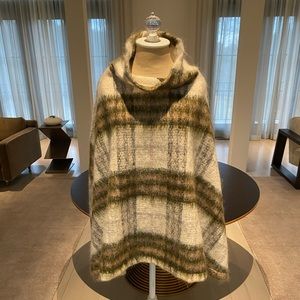 Burberry Sweater Poncho